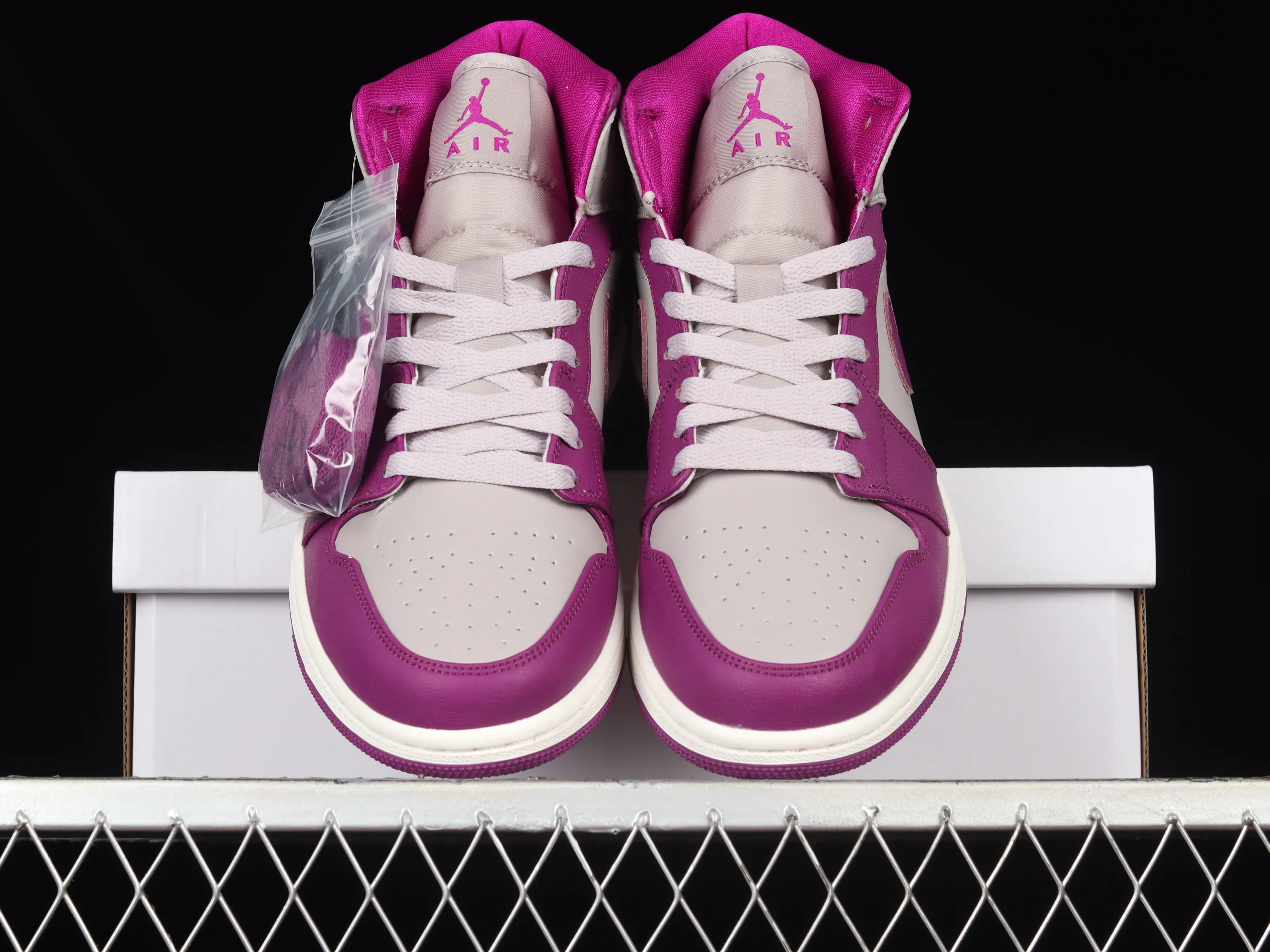 All categories Air Jordan Jordan series basketball shoes Air Jordan 1 Mid Air Jordan 1 Mid "Magenta" AJ1 Joe 1 purple gray China basketball shoes BQ6472-501